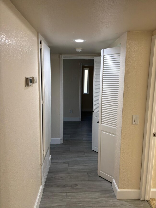 Photo - 1727 Melrose Ave Unit 35