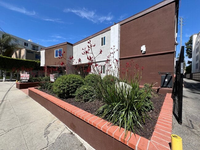 Photo - Arch Sunset Apartments