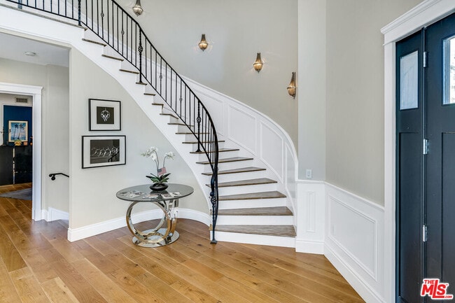 Photo - 19633 Wells Dr