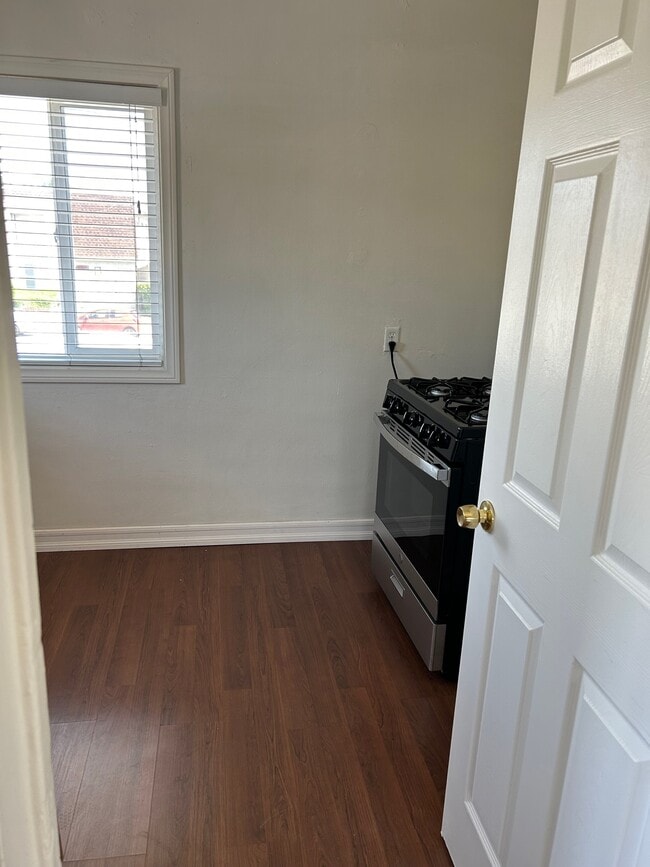 Kitchen - 5555 Costello Ave Unit 5555.5