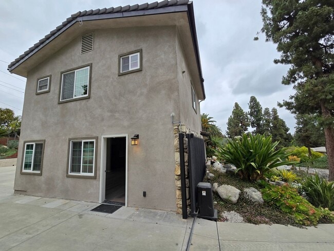 Photo - Fantastic 2 Bed, 2.5 Bath ADU unit in Sunn... Unit A