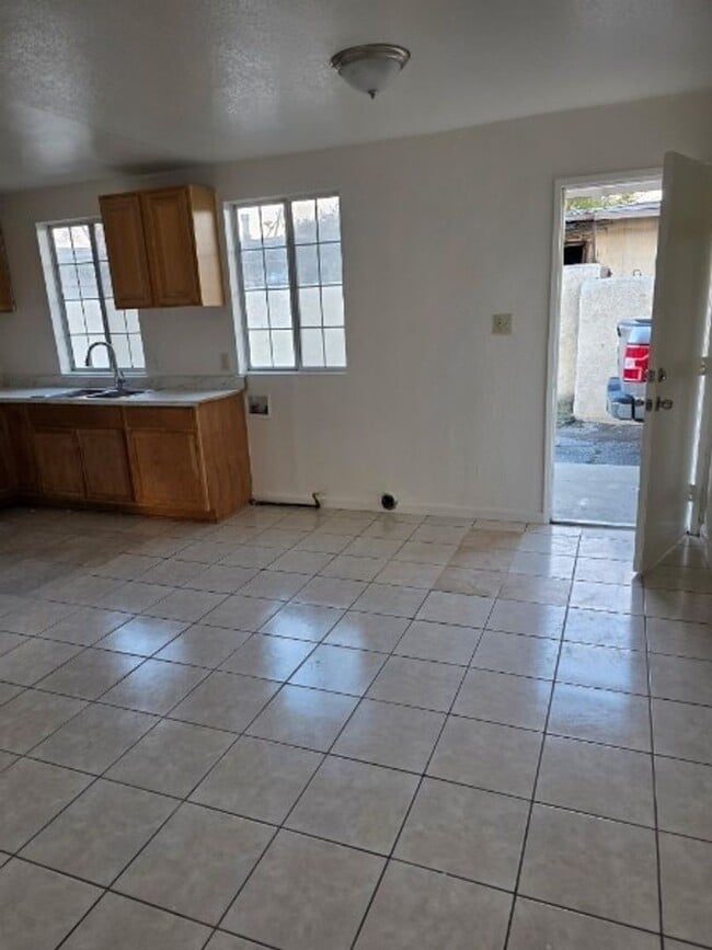 Photo - 16594 Orange Way