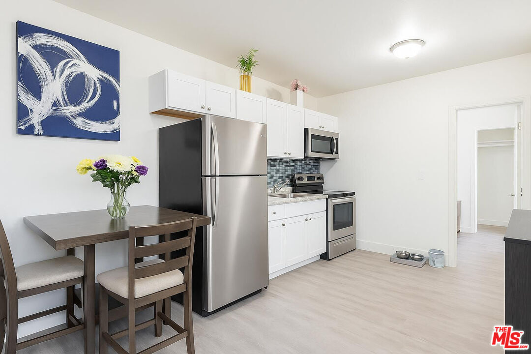 Photo - 356 W 90th St
