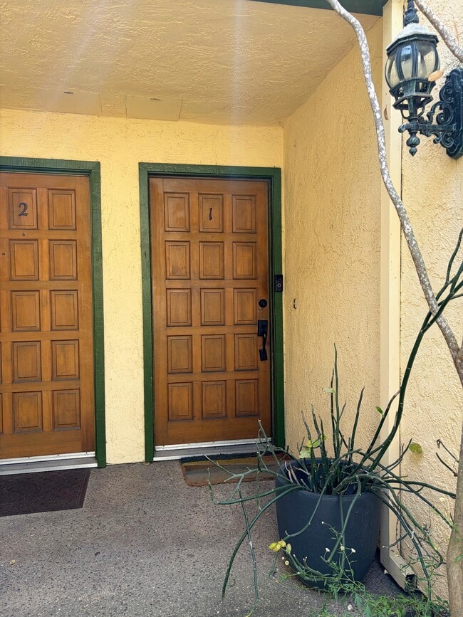 Photo - 132 W Alamar Ave Unit 1