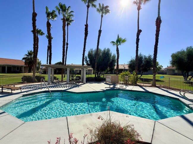 Building Photo - AVAILABLE NOW! BEAUTIFUL 2-Bedroom 2 -bathroom Condo in La Quinta Palms!