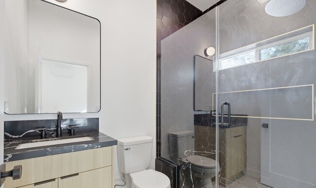 Photo - 2835 S Redondo Blvd Unit A