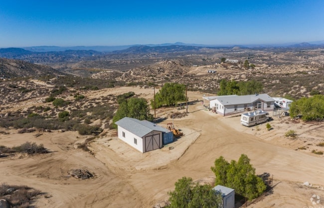 Building Photo - 43845 Golden Hills Dr Rental