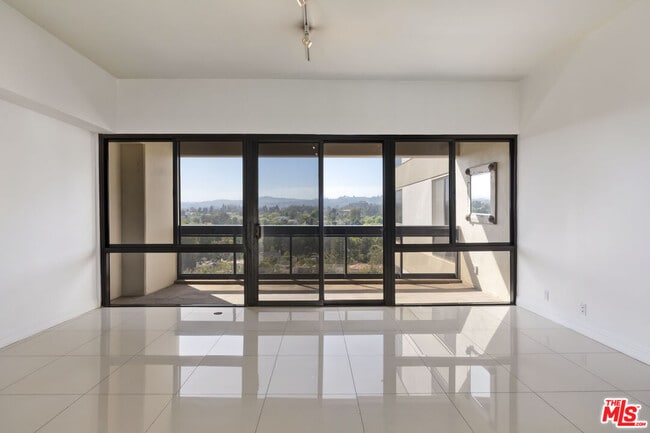 Building Photo - 10445 Wilshire Blvd Unit 905