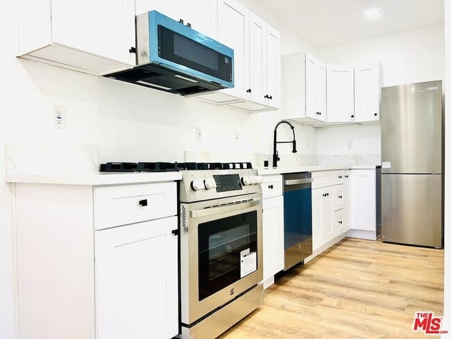 Photo - 938 W Glenoaks Blvd