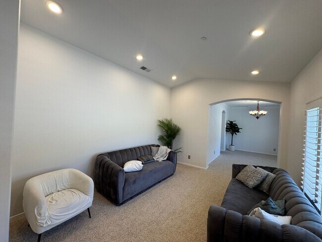 Photo - Stunning 4BR/3BA Pool Home in Singing Hill...