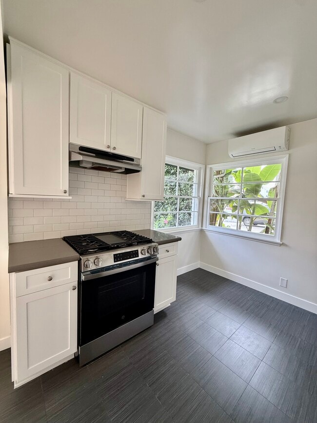 Photo 4 - 3563 Keystone Ave