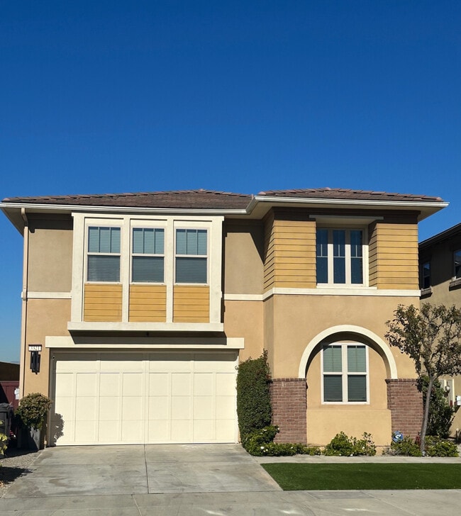 Building Photo - 3321 View Ridge Drive