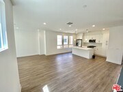 Photo - 10732 Bloomfield St Condo