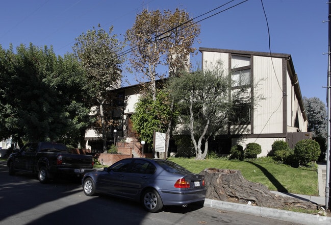 Primary Photo - Woodland Manor Rental