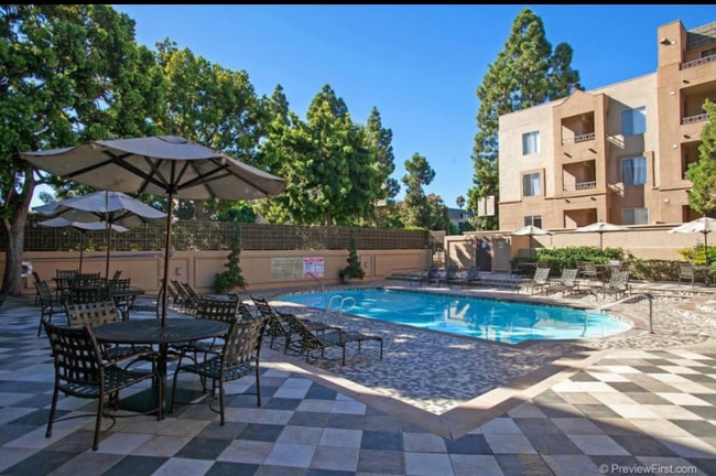 Photo - 3550 Lebon Dr