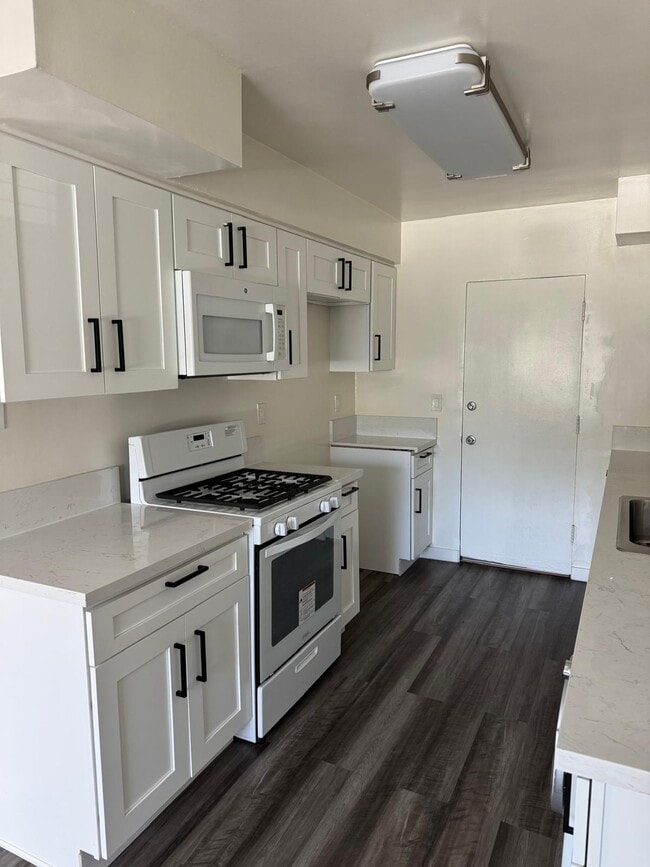 Photo - Riverside Regency