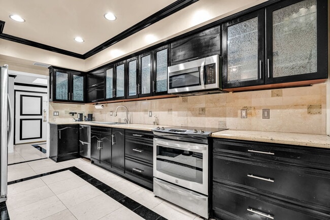 Photo - 1124 Kings Rd