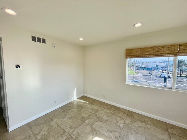 Photo - 16 Hermosa Ave Unit B