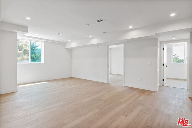 Photo - 132 Rosemont Ave Unit 103