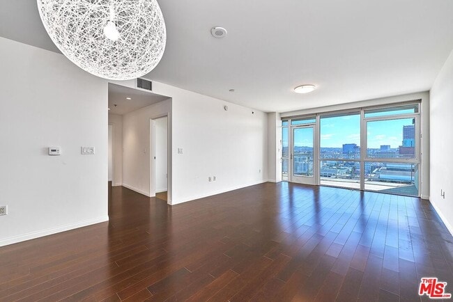 Photo - 3785 Wilshire Blvd Unit 2008