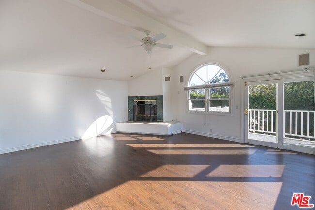 Photo - 6557 Wandermere Rd Unit Upper STE