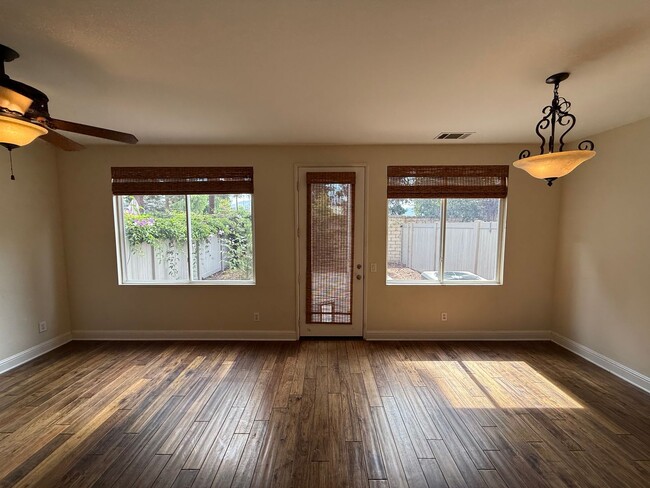 Photo - $750 Off First month's Rent - Cute Townhom...