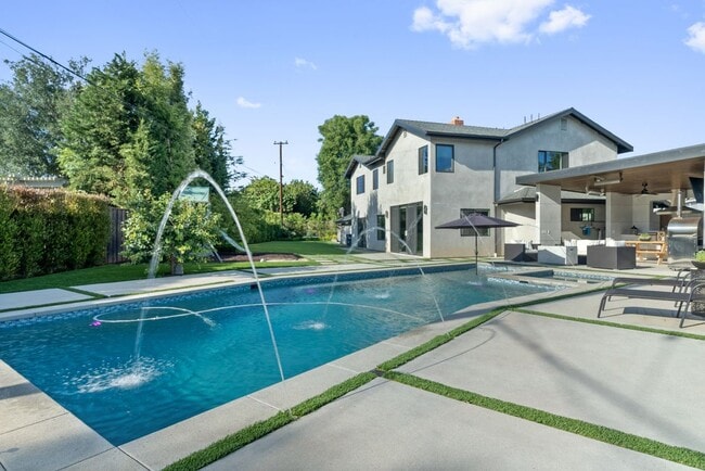 Photo - 11951 Gladstone Dr
