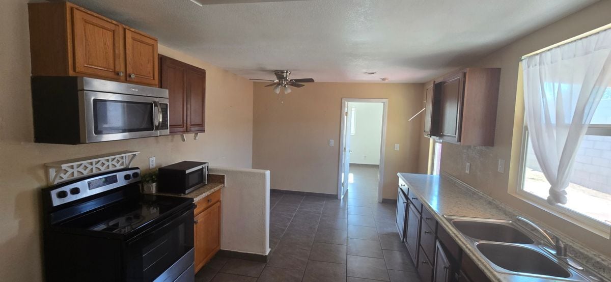 Photo - 9456 Elm Ave Unit 3