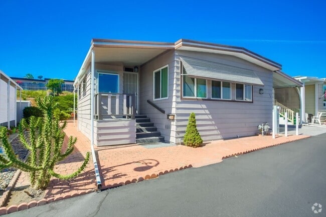 Building Photo - 55+ Mobile Home Community, 2 Bedroom + Sun...