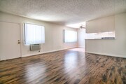 Photo - 14653-14655 Calvert St Apartments