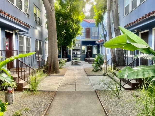 Photo - 530 N San Vicente Blvd Apartments