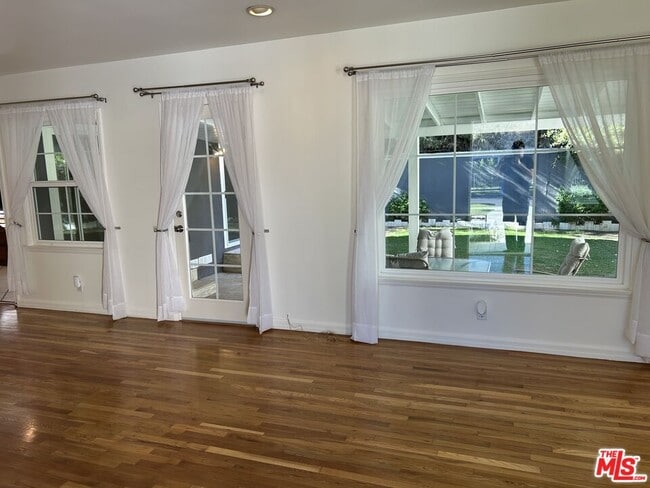 Photo - 5355 Rhea Ave