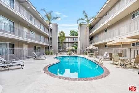 Heated pool - 2002 4th St Unit 208