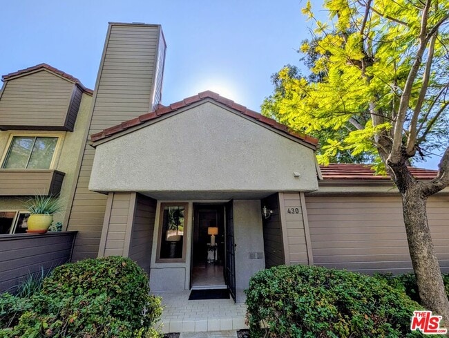 Building Photo - 430 Via Colinas