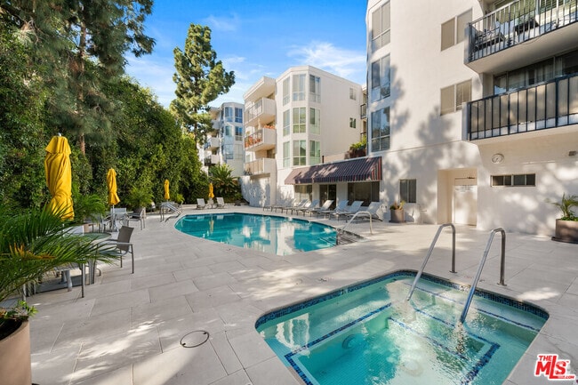 Building Photo - 8530 Holloway Dr Unit 217 Rental