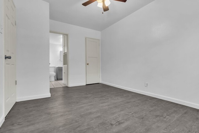 Photo - 447 E 101st St Unit 447 1/2/ E 100st St