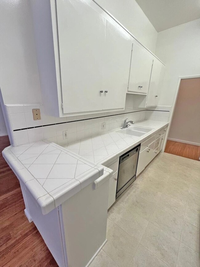 Photo - 11936 Darlington Ave Unit 101