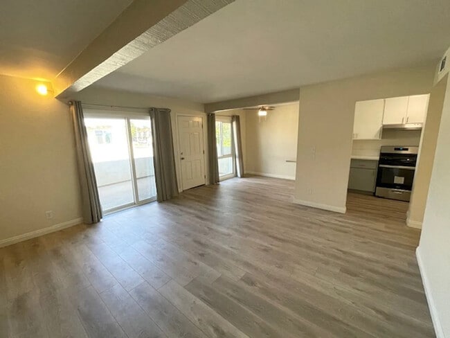 Photo - 107 Oval Rd Unit #4