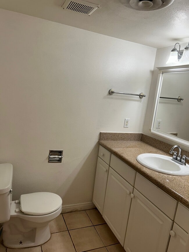 Photo - 80876 CA-111 Unit B