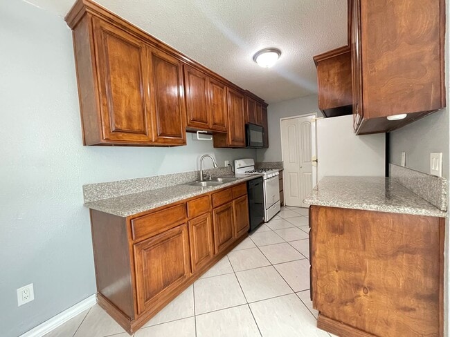 Photo - Spacious 2 Bed/ 1 Bath For Rent in Otay Mesa West Avail NOW! Unit F