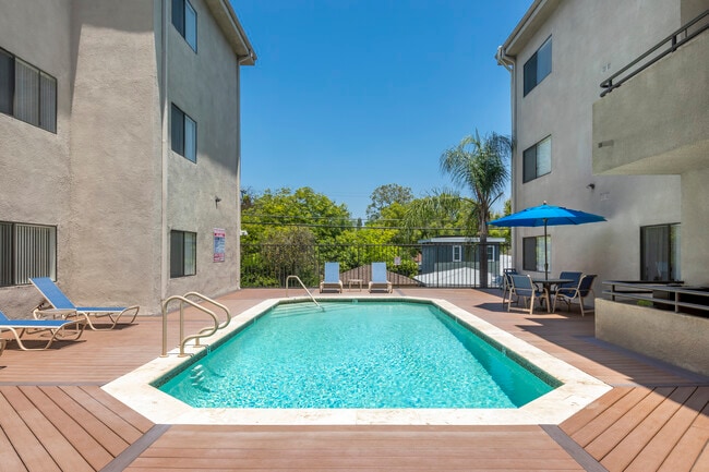 Photo - Club Riverside Apartments