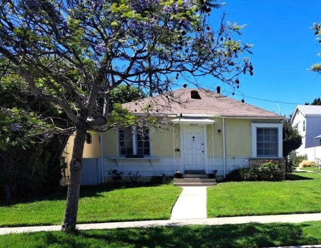 Building Photo - 10577 Ayres Ave Unit 10577 Ayres Avenue