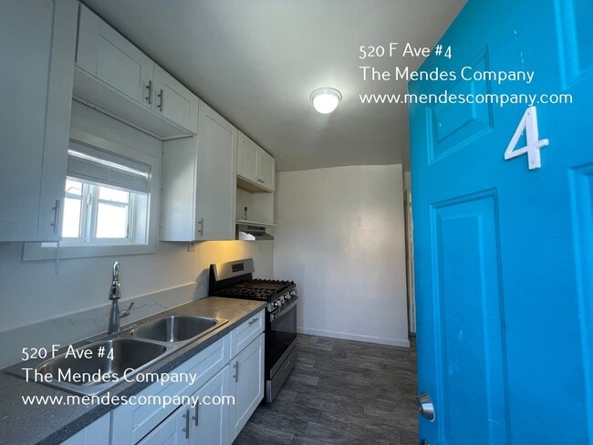 Building Photo - 520 F Ave. Unit 4
