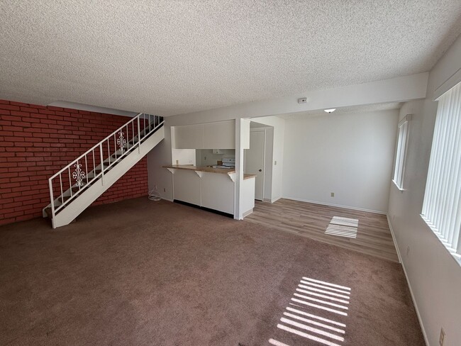 Photo - 752 W Hemlock St