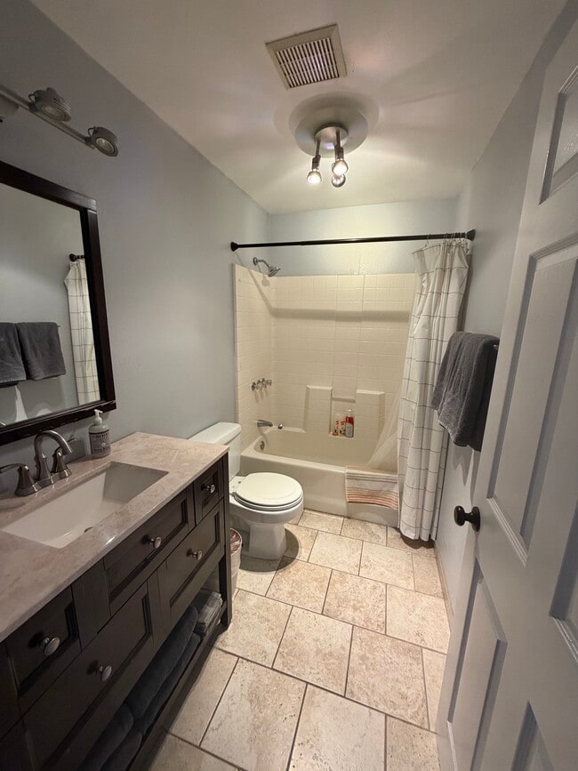 Photo - 1617 Ewing St
