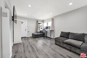 Photo - 201 E 91st St House