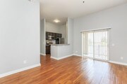 Living Room - Hollywood View Towers