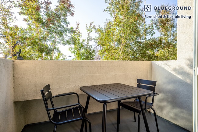 Photo - 833 N Edinburgh Ave Unit FL3-ID385