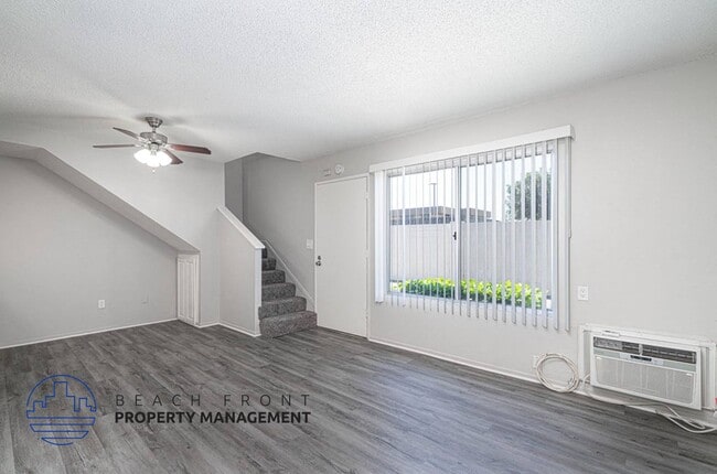 Photo - 217 S. Knott Av