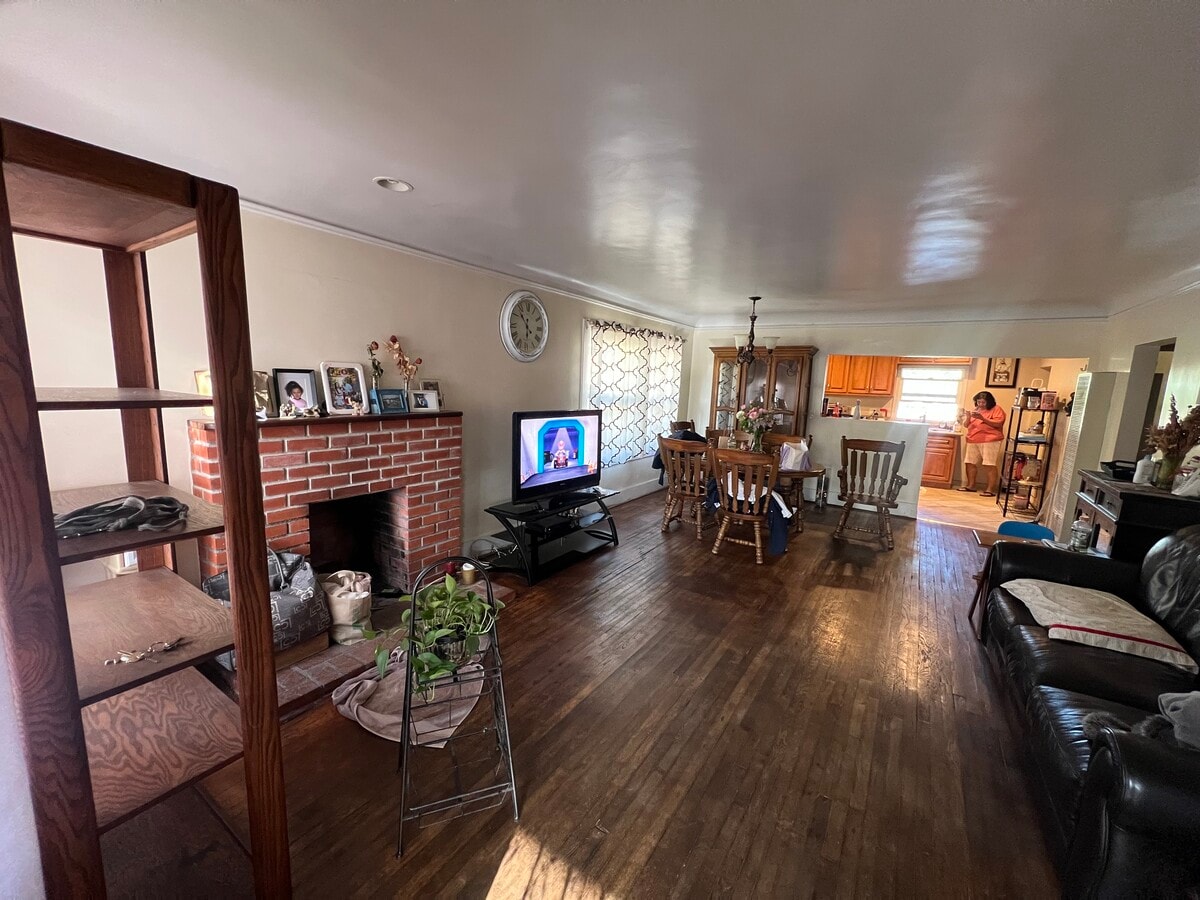 Photo - 2114 S Rimpau Blvd
